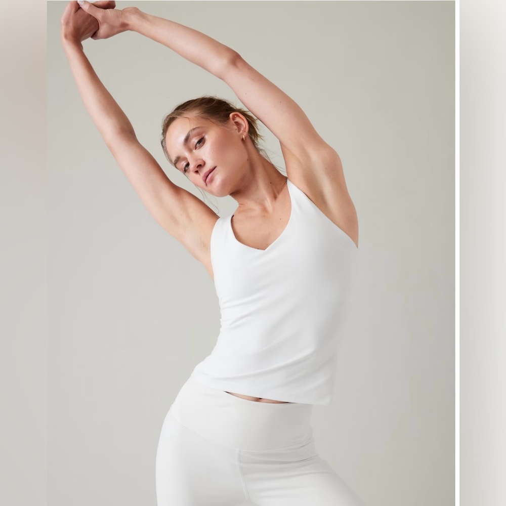 Athleta Solace Built-in Bra tank, bright white, size XL, A-C cups, EUC